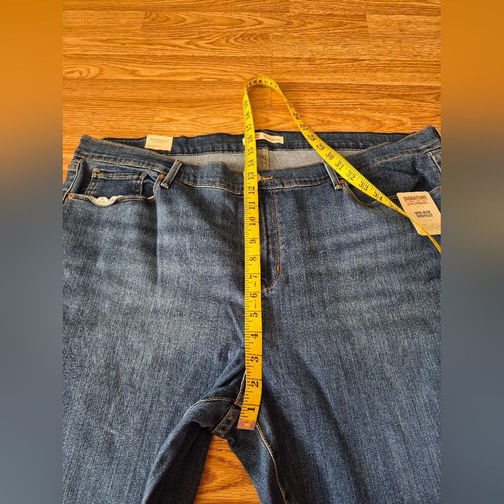 Levi's Mid-Rise Bootcut Women's Denim Jeans - Picture 10 of 10